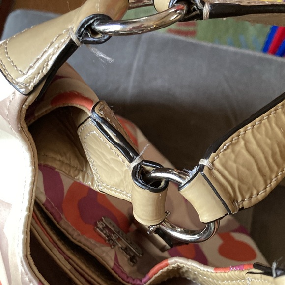 COACH purse with several compartments in great condition. - Picture 7 of 15